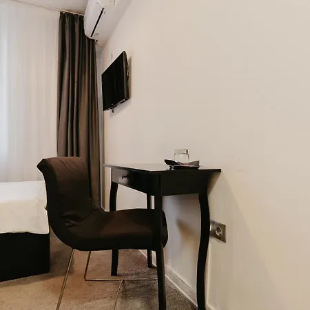Fullton Otel