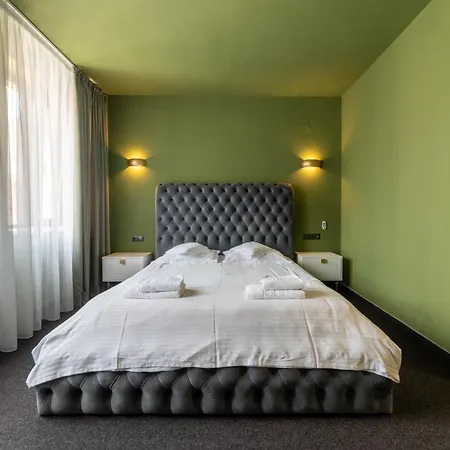 Fullton Otel